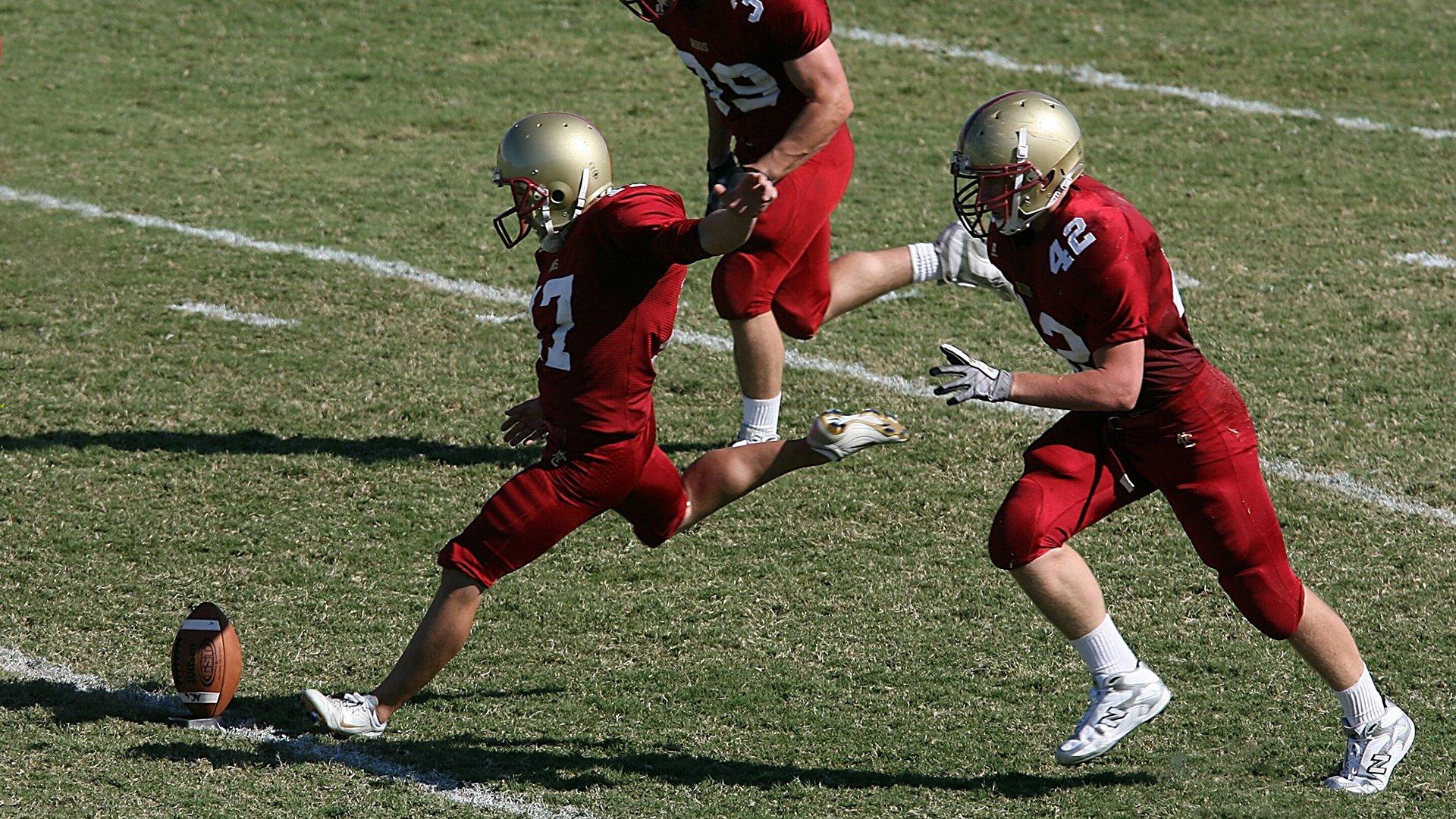 惊天逆转！压哨绝杀引爆全场，球迷沸腾见证历史时刻
