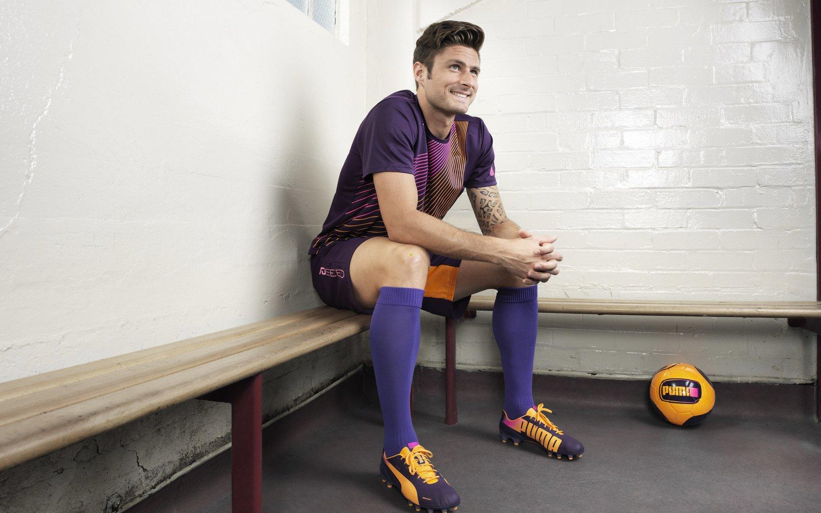 NBA季后赛激战正酣 东西部豪强展开激烈角逐