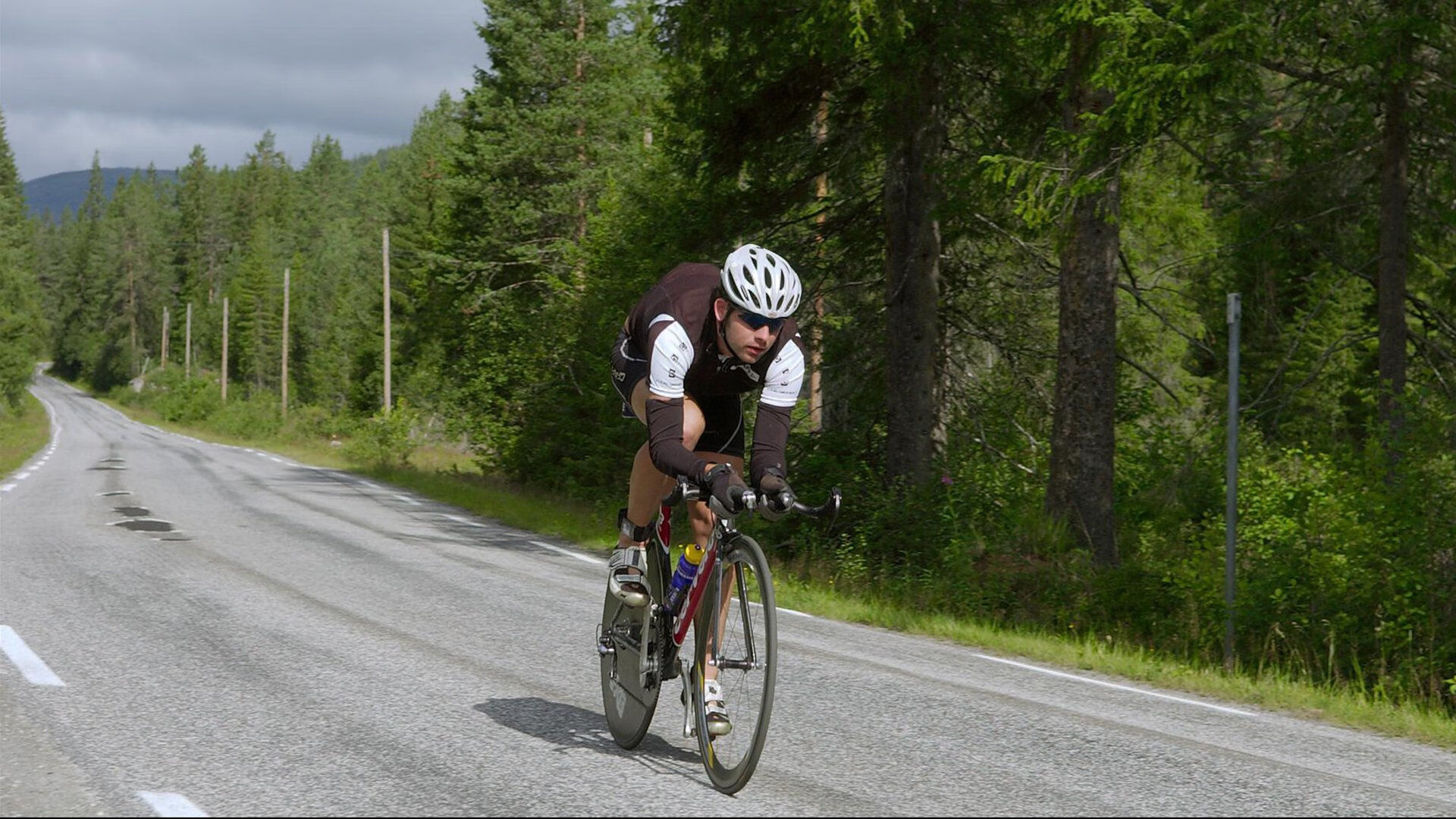 温网巅峰对决，阿尔卡拉斯逆转德约科维奇 新生代终破巨头垄断