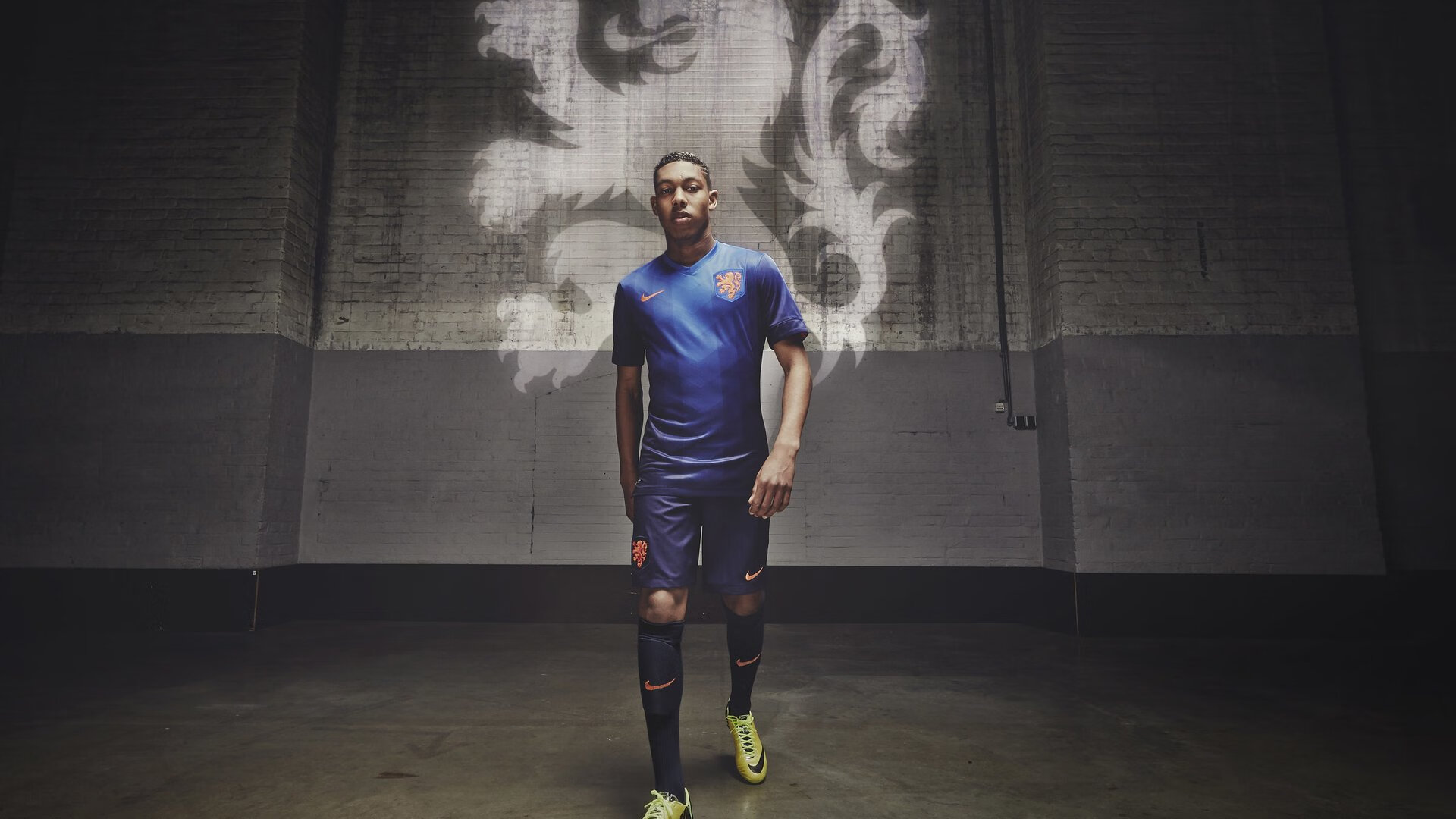 阿尔卡拉斯横扫对手晋级美网八强 新生代王者展现统治力