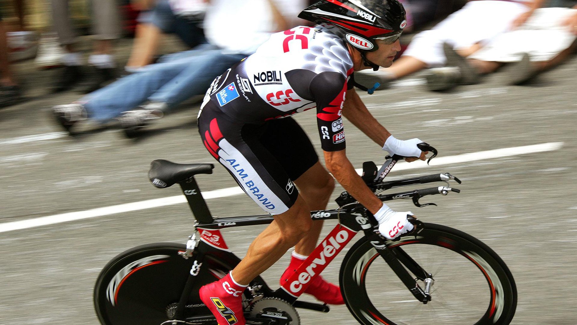 国际田联加强兴奋剂检测力度，多位顶尖选手接受突击抽查