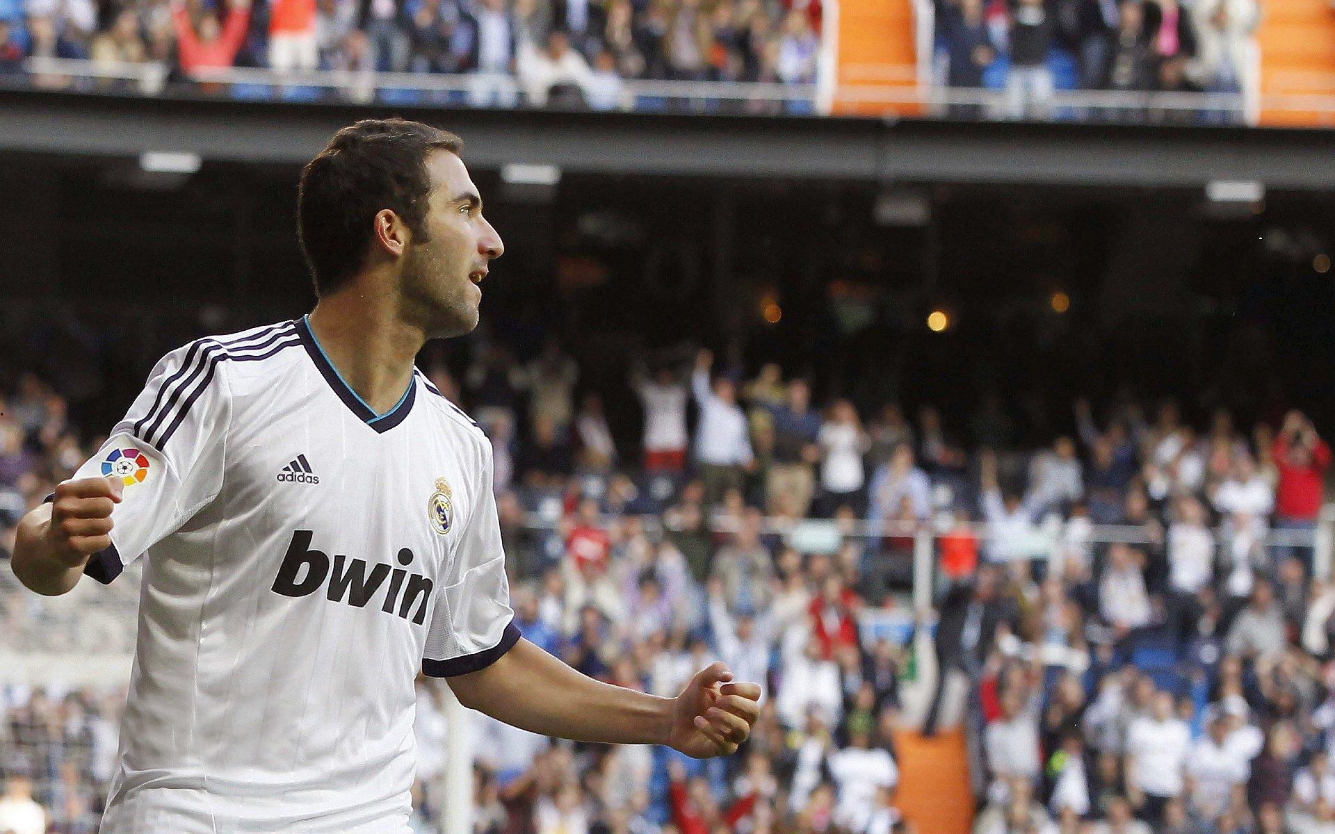 拉波尔塔沉默应对皇马主席言论引猜测，伦敦密会切尔西高层或酝酿足坛新变局