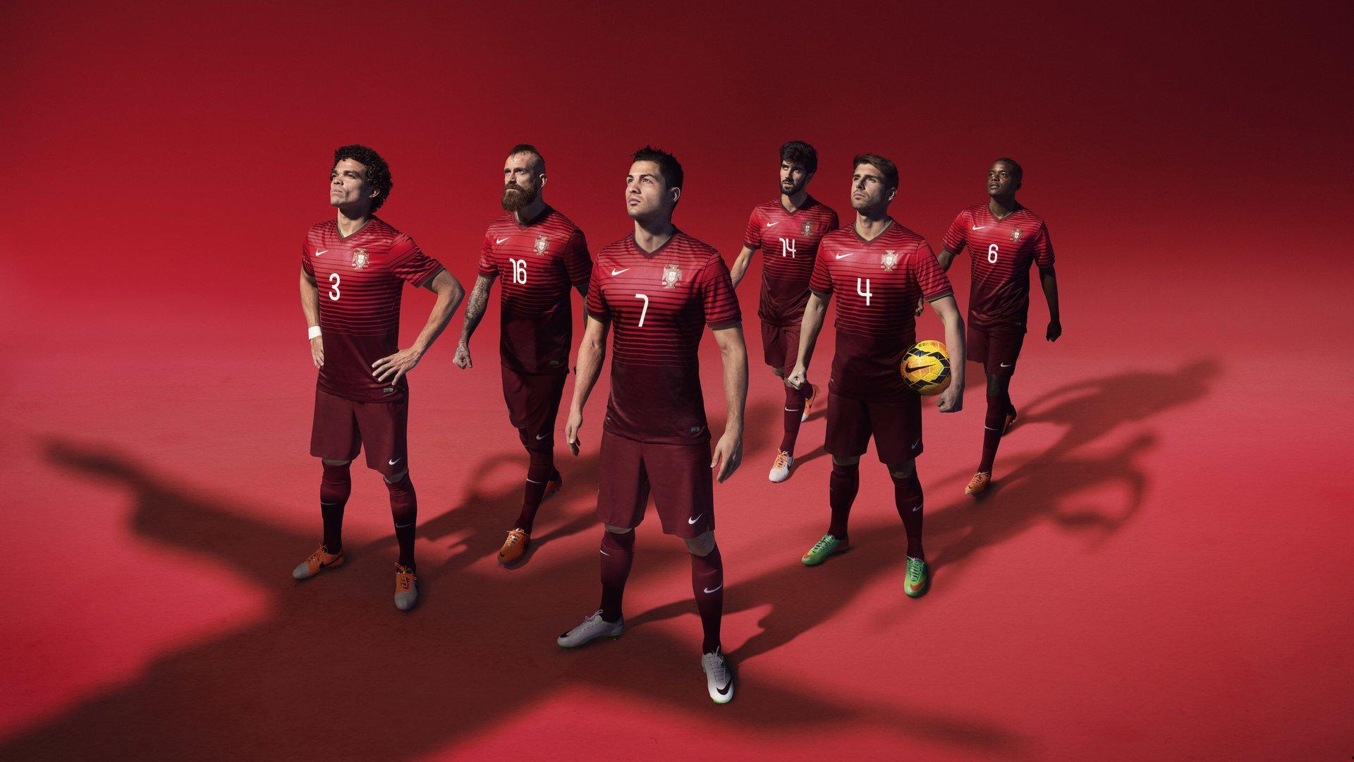 曼联新球场计划曝光，效仿美国模式引入座位许可证，球迷反应两极分化